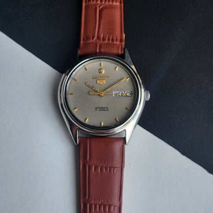 Vintage 1999 Original Seiko 5 Automatic 6309-6240 Grey Face 17 Jewels Tan Leather Strap Day-Date Japanese Men's Wrist Watch EG208