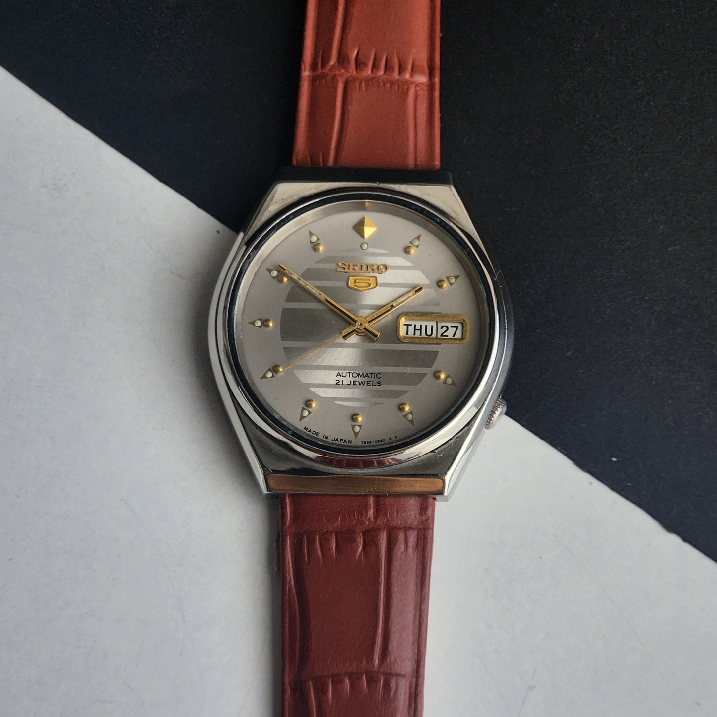 Vintage 1991 Original Seiko 5 Automatic 6309-8690 Grey Face 17 Jewels Tan Leather Strap Day-Date Japanese Men's Wrist Watch EG210