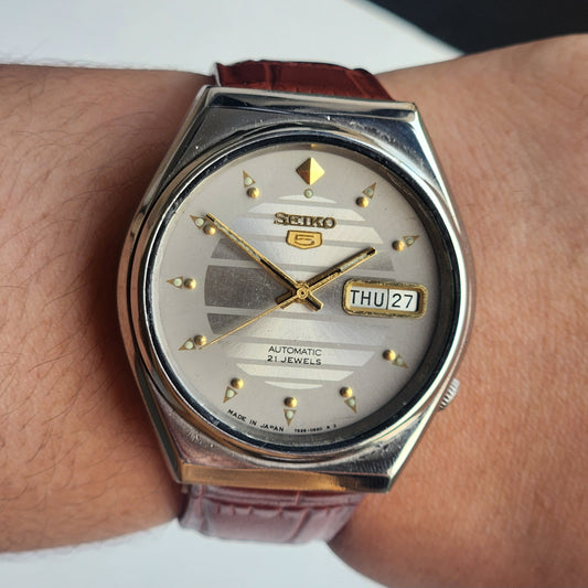 Vintage 1991 Original Seiko 5 Automatic 6309-8690 Grey Face 17 Jewels Tan Leather Strap Day-Date Japanese Men's Wrist Watch EG210