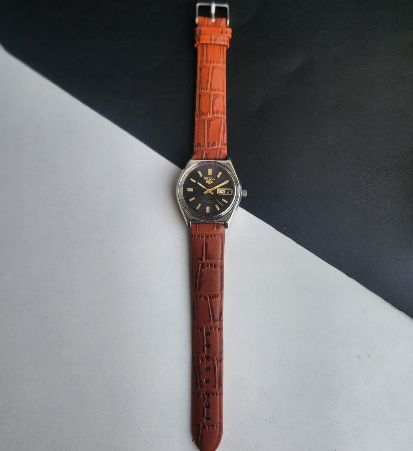 Vintage 1973 Original Seiko 5 Automatic 6119-7103 Black Face 17 Jewels Croco Tan Leather Strap Day-Date Japanese Men's Wrist Watch EG211