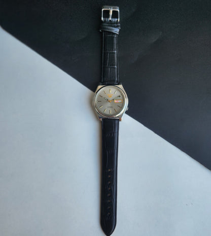 Vintage 1989 Original Seiko 5 Automatic 7S26-3170 Grey Face 17 Jewels Black Leather Strap Day-Date Japanese Men's Wrist Watch EG212