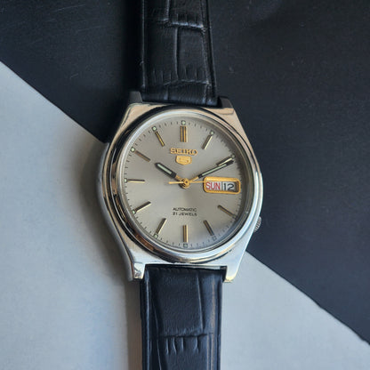 Vintage 1989 Original Seiko 5 Automatic 7S26-3170 Grey Face 17 Jewels Black Leather Strap Day-Date Japanese Men's Wrist Watch EG212