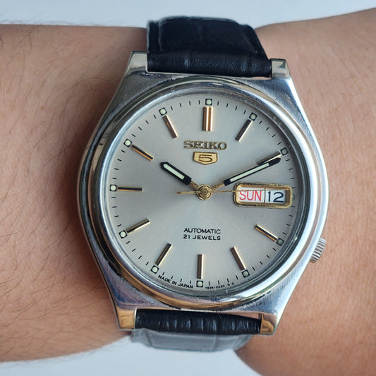 Vintage 1989 Original Seiko 5 Automatic 7S26-3170 Grey Face 17 Jewels Black Leather Strap Day-Date Japanese Men's Wrist Watch EG212