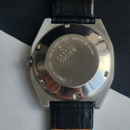 Vintage 1991 Original Seiko 5 Automatic 6309-523A Silver Face 17 Jewels Black Leather Strap Day-Date Japanese Men's Wrist Watch EG215
