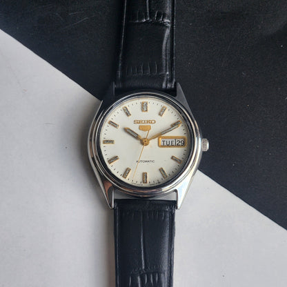 Vintage 1995 Original Seiko 5 Automatic 6309-6240 White Face 17 Jewels Black Leather Strap Day-Date Japanese Men's Wrist Watch EG216