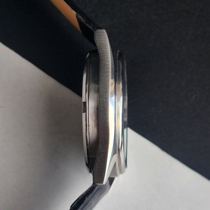 Vintage 1980 Original Seiko 5 Automatic 7009-2090 Black Face 17 Jewels Black Leather Strap Day-Date Japanese Men's Wrist Watch EG217