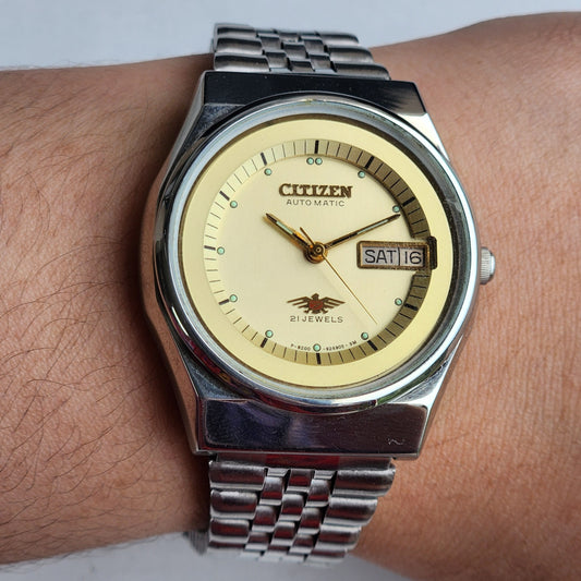 Vintage 1982 Original Citizen Automatic 8200 Yellow Face 21 Jewels Day-Date Japanese Men's Wrist Watch EA41