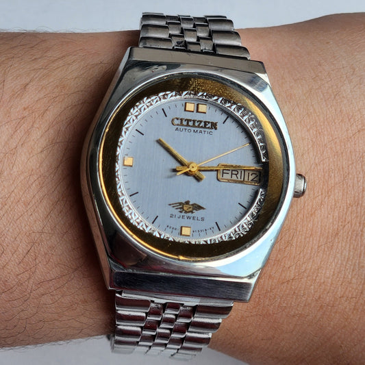 Vintage 1974 Original Citizen Automatic 8200 Grey Face 21 Jewels Day-Date Japanese Men's Wrist Watch EA44