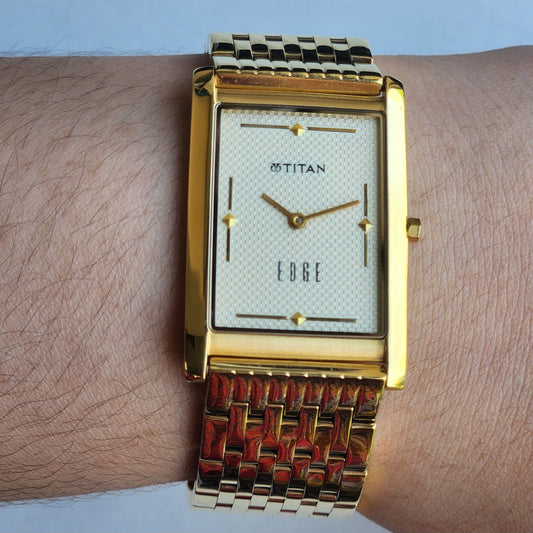Original TITAN EDGE 1043NBA Rectangular Golden Face 25MM Case Men's Watch H81