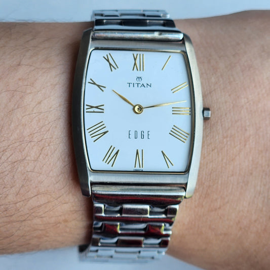 Original TITAN EDGE 1044YCE31 Barrel White Face 29MM Case Men's Watch H82