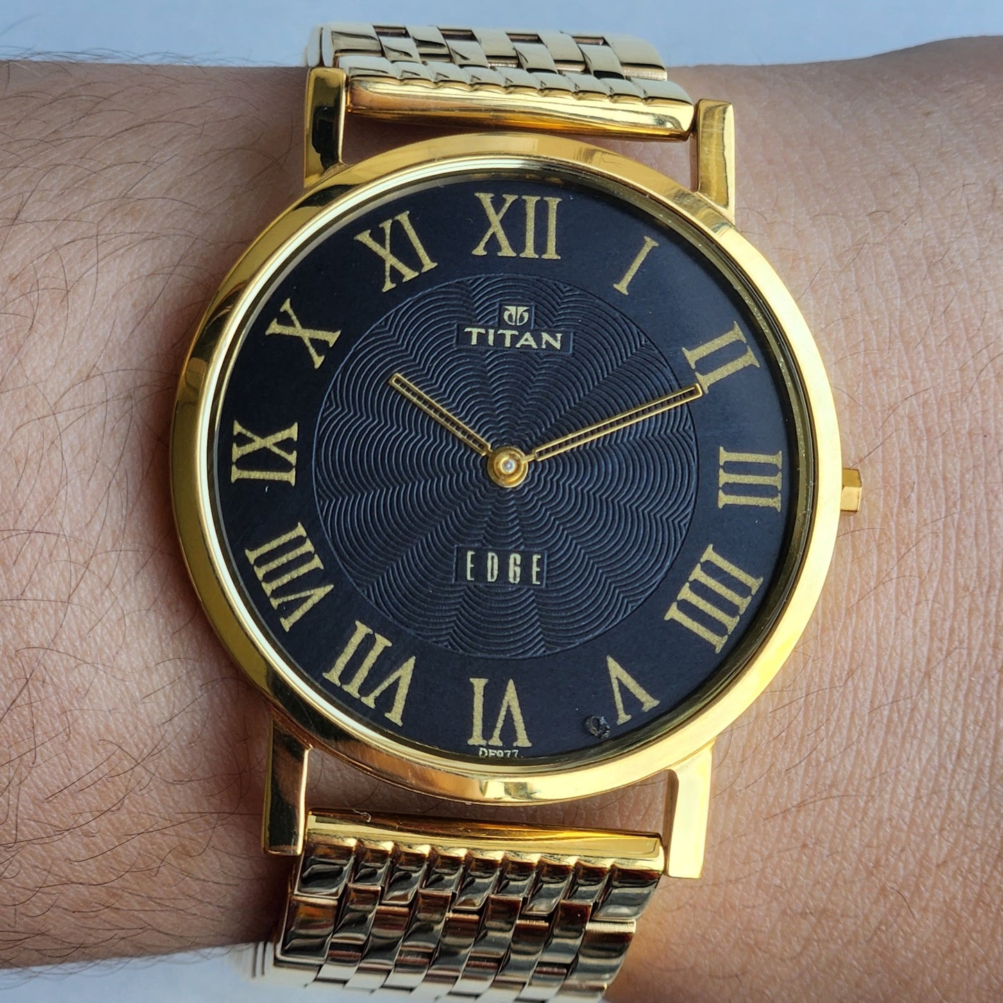 Original TITAN EDGE 1595WAA34 Round Black Face 38MM Case Men's Watch H84