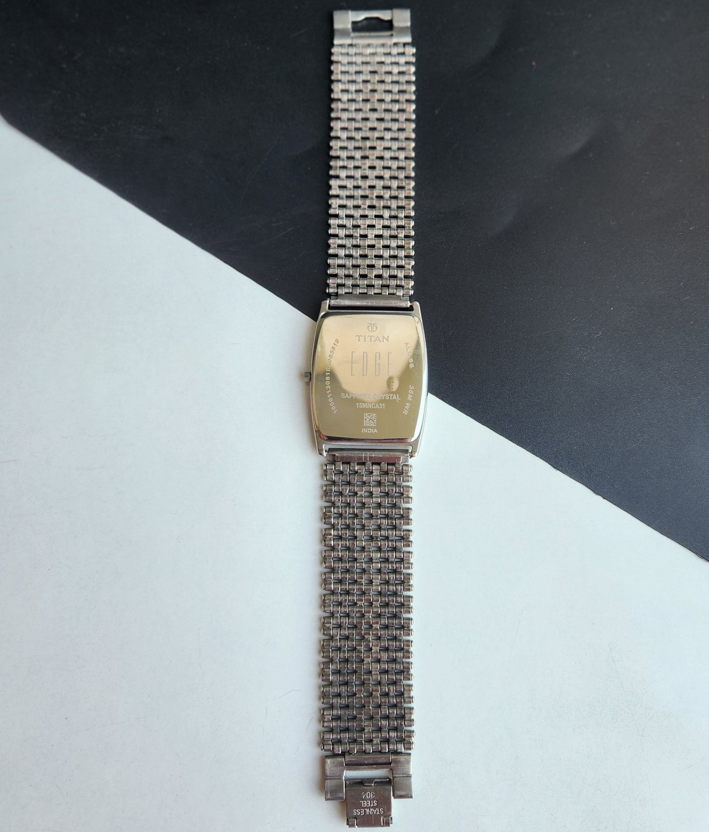 Original TITAN EDGE 1596NCA31 Barrel White Face 33MM Case Not Adjustable Men's Watch H87