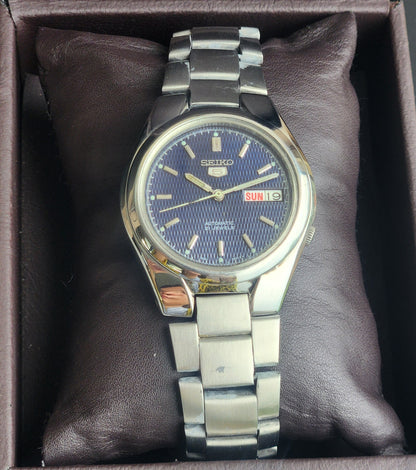 Vintage Original Seiko 5 Automatic 7S26-03S0 Blue Face 21 Jewels With Exhibition Back Day-Date Japanese Men's Wrist Watch I49