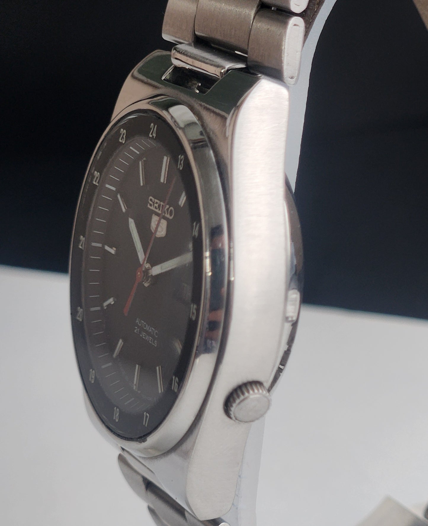 Vintage Original Seiko 5 Automatic 7S26-0530 Black Face 21 Jewels With Exhibition Back Day-Date Japanese Men's Wrist Watch I51