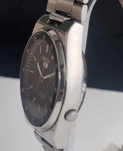 Vintage Original Seiko 5 Automatic 7S26-0530 Black Face 21 Jewels With Exhibition Back Day-Date Japanese Men's Wrist Watch I51