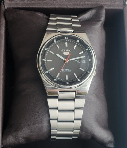 Vintage Original Seiko 5 Automatic 7S26-0530 Black Face 21 Jewels With Exhibition Back Day-Date Japanese Men's Wrist Watch I51