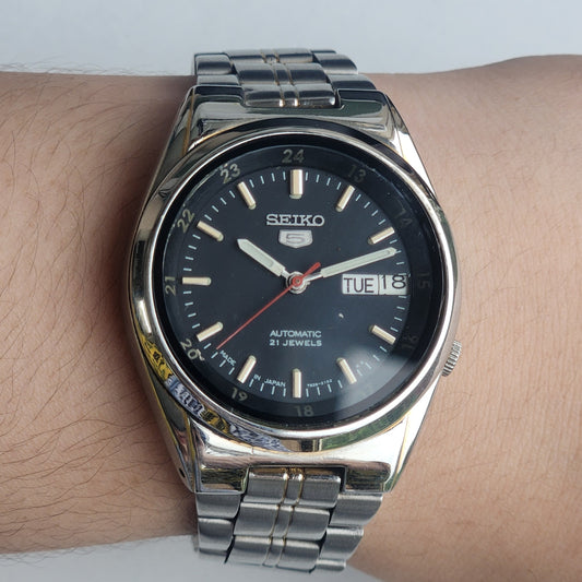 Vintage Original Seiko 5 Automatic 7S26 Black Face 21 Jewels With Exhibition Back Day-Date Japanese Men's Wrist Watch I52