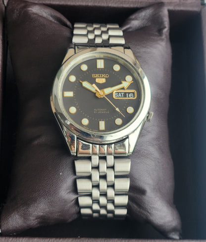 Vintage Original Seiko 5 Automatic 7S26-0480 Black Face 21 Jewels With Exhibition Back Day-Date Japanese Men's Wrist Watch I53
