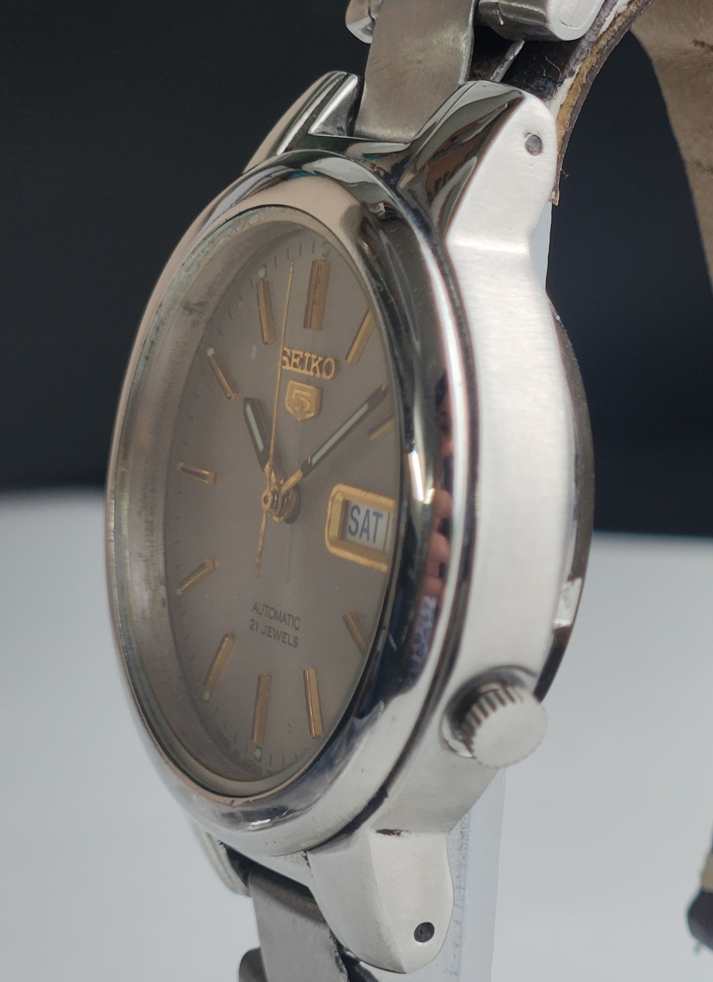 Vintage Original Seiko 5 Automatic 7S26-0500 Grey Face 21 Jewels With Exhibition Back Day-Date Japanese Men's Wrist Watch I55
