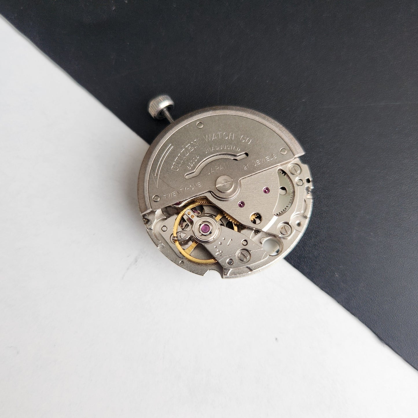 CITIZEN AUTOMATIC MOVEMENT 8200 DAY/DATE KEY ON-3 I67