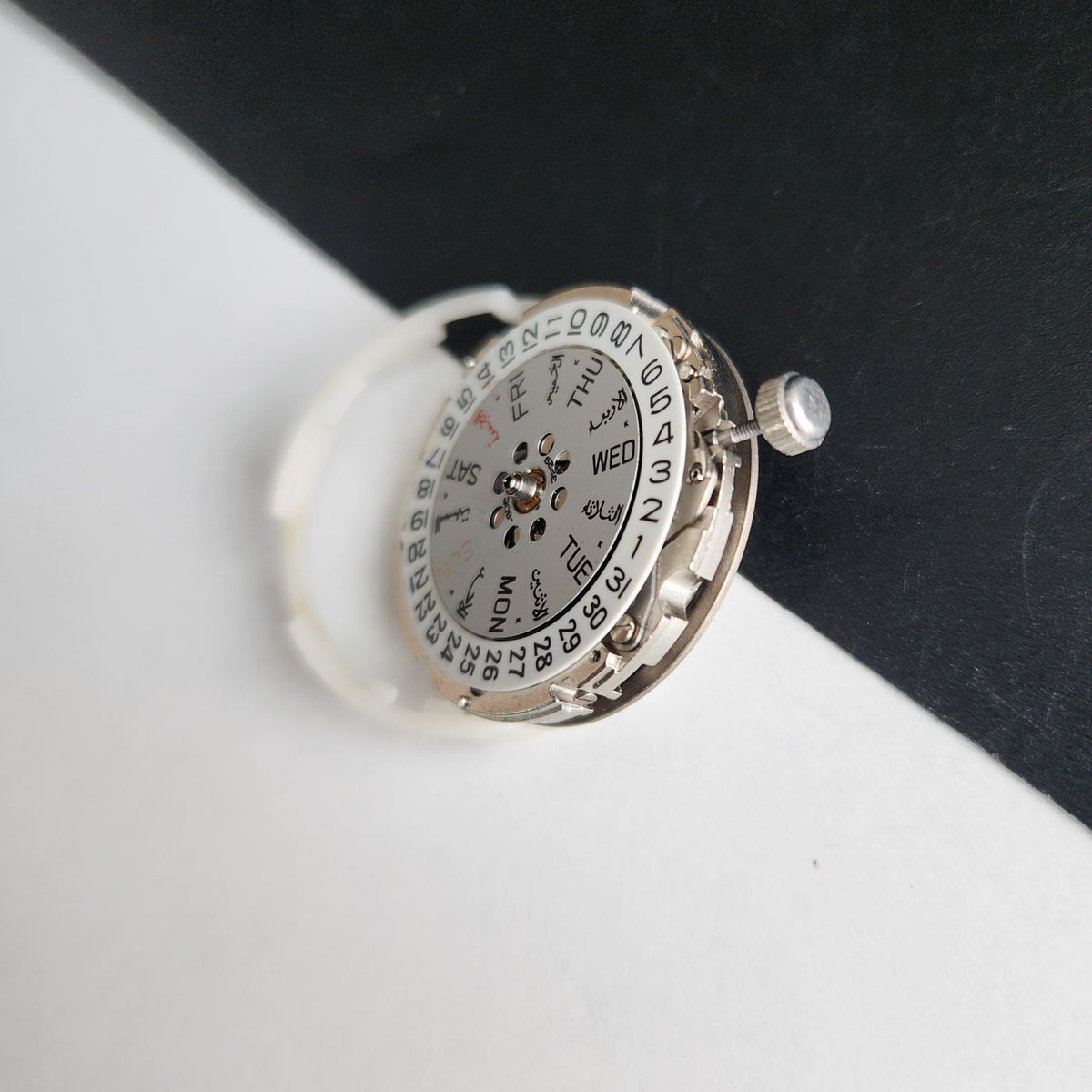 CITIZEN AUTOMATIC MOVEMENT 8200 DAY/DATE KEY ON-3 I67