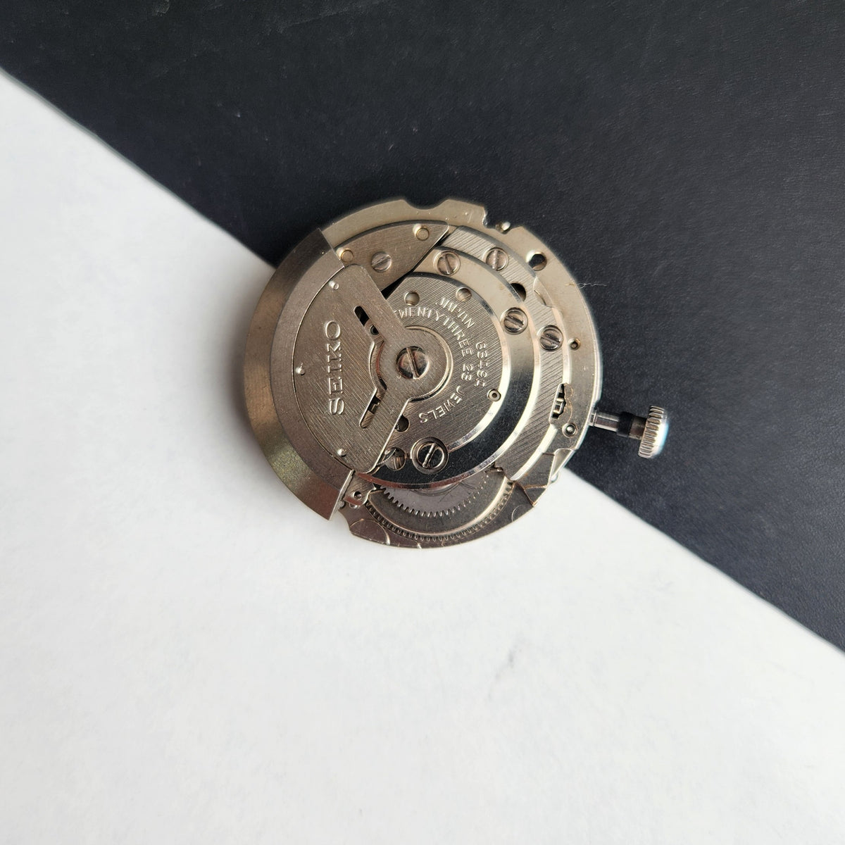 SEIKO 5 AUTOMATIC JAPAN MOVEMENT CAL NO.6349 DAY/DATE KEY ON-4 I68