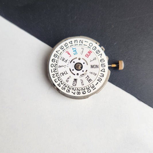 SEIKO 5 AUTOMATIC JAPAN MOVEMENT CAL NO.7S26 DAY/DATE ON-3 CROWN AT-3 O'CLOCK I70