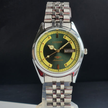 Vintage Mod Citizen 8200 Automatic 21 Jewels Green Face Day-Date Jubilee Bracelet I78