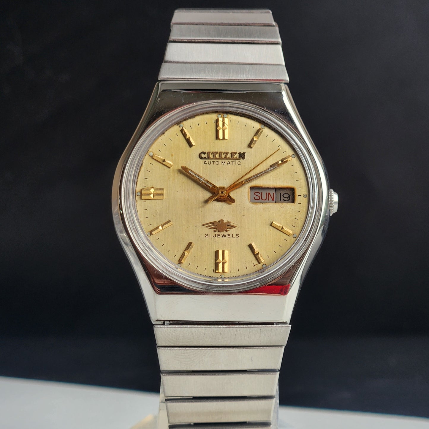 Vintage 1979 Original Citizen Automatic 8200 Golden Face 21 Jewels Day-Date Japanese Men's Wrist Watch IN01