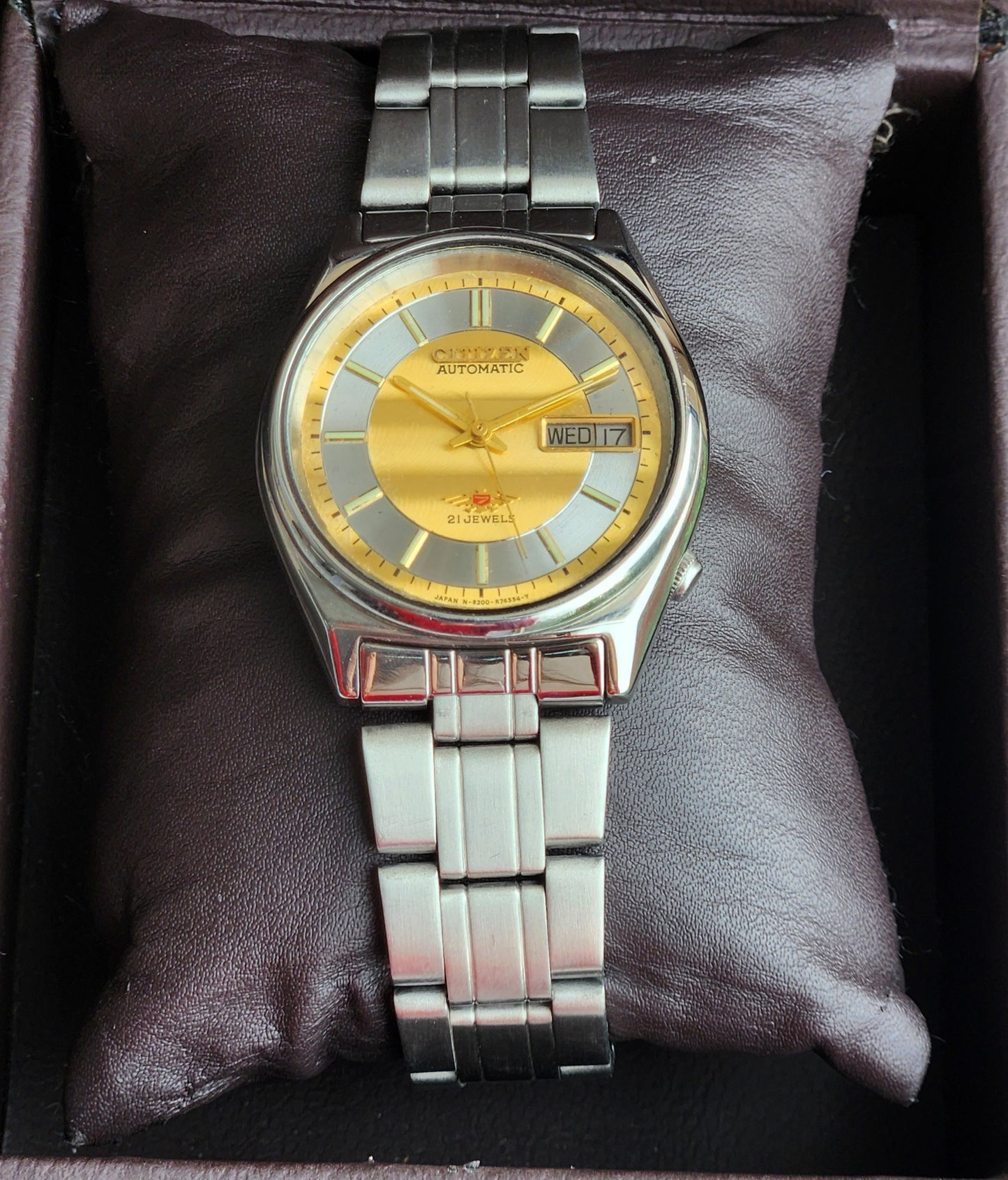 Vintage 1980 Original Citizen Automatic 8200 Golden/Silver Face 21 Jewels Day-Date Japanese Men's Wrist Watch IN02