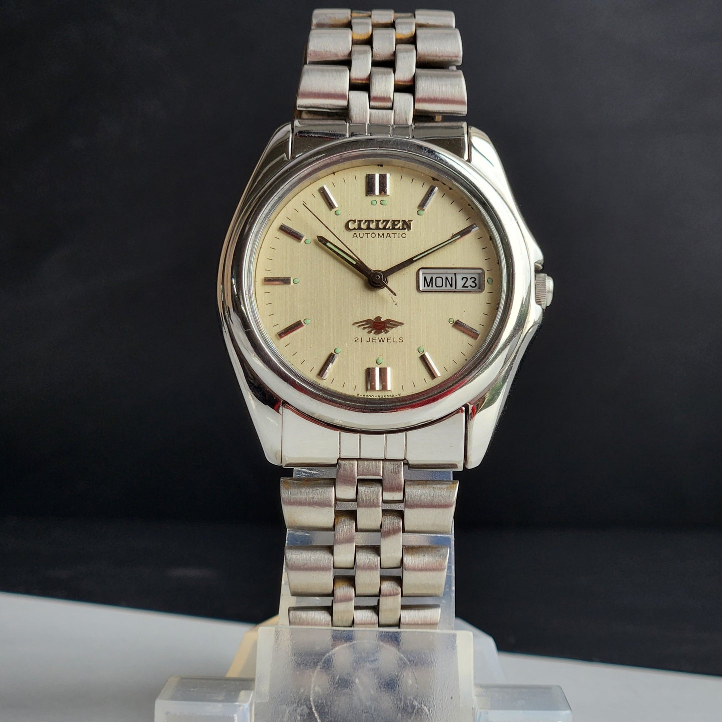 Vintage 1977 Original Citizen Automatic 8200 Cream Face 21 Jewels Day-Date Japanese Men's Wrist Watch IN04