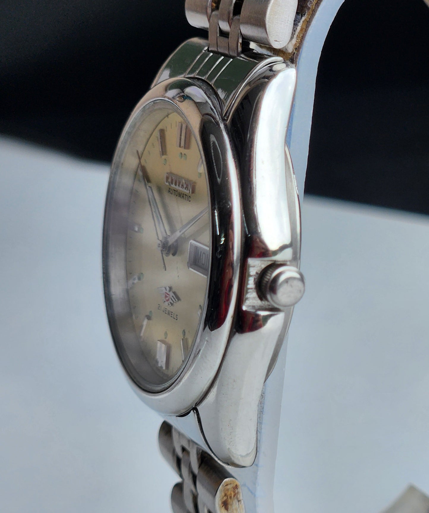 Vintage 1977 Original Citizen Automatic 8200 Cream Face 21 Jewels Day-Date Japanese Men's Wrist Watch IN04