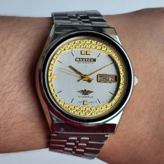 Vintage 1982 Original Citizen Automatic 8200 Silver Face 21 Jewels Day-Date Japanese Men's Wrist Watch IN05