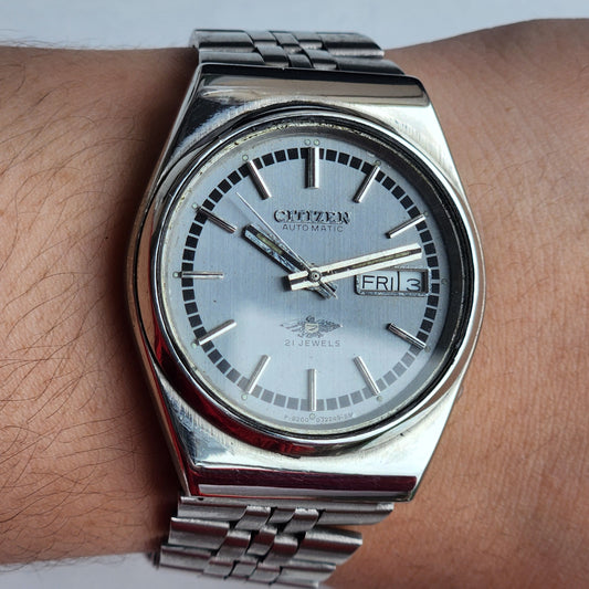 Vintage 1980 Original Citizen Automatic 8200 Grey Face 21 Jewels Day-Date Japanese Men's Wrist Watch IN06