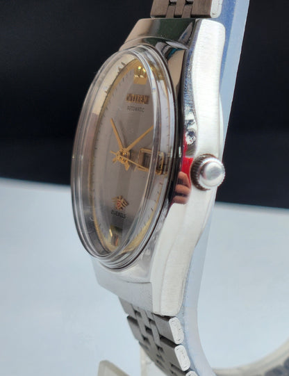 Vintage 1974 Original Citizen Automatic 8200 Silver Face 21 Jewels Day-Date Japanese Men's Wrist Watch IN08