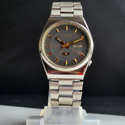 Vintage 1981 Original Citizen Automatic 8200 Grey Face 21 Jewels Day-Date Japanese Men's Wrist Watch IN09