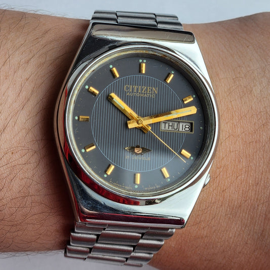 Vintage 1981 Original Citizen Automatic 8200 Grey Face 21 Jewels Day-Date Japanese Men's Wrist Watch IN09