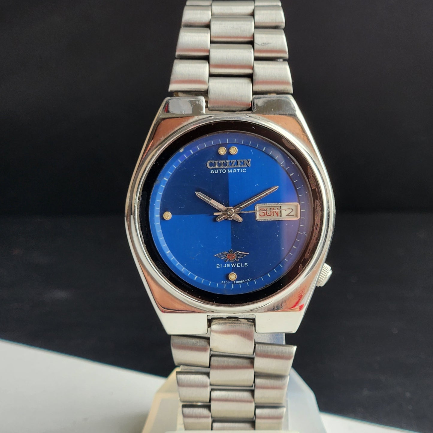 Vintage 1983 Original Citizen Automatic 8200 Blue Face 21 Jewels Day-Date Japanese Men's Wrist Watch IN10