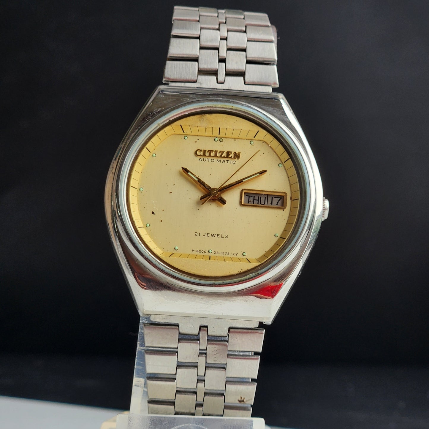 Vintage 1975 Original Citizen Automatic 8200 Golden Face 21 Jewels Day-Date Japanese Men's Wrist Watch IN12