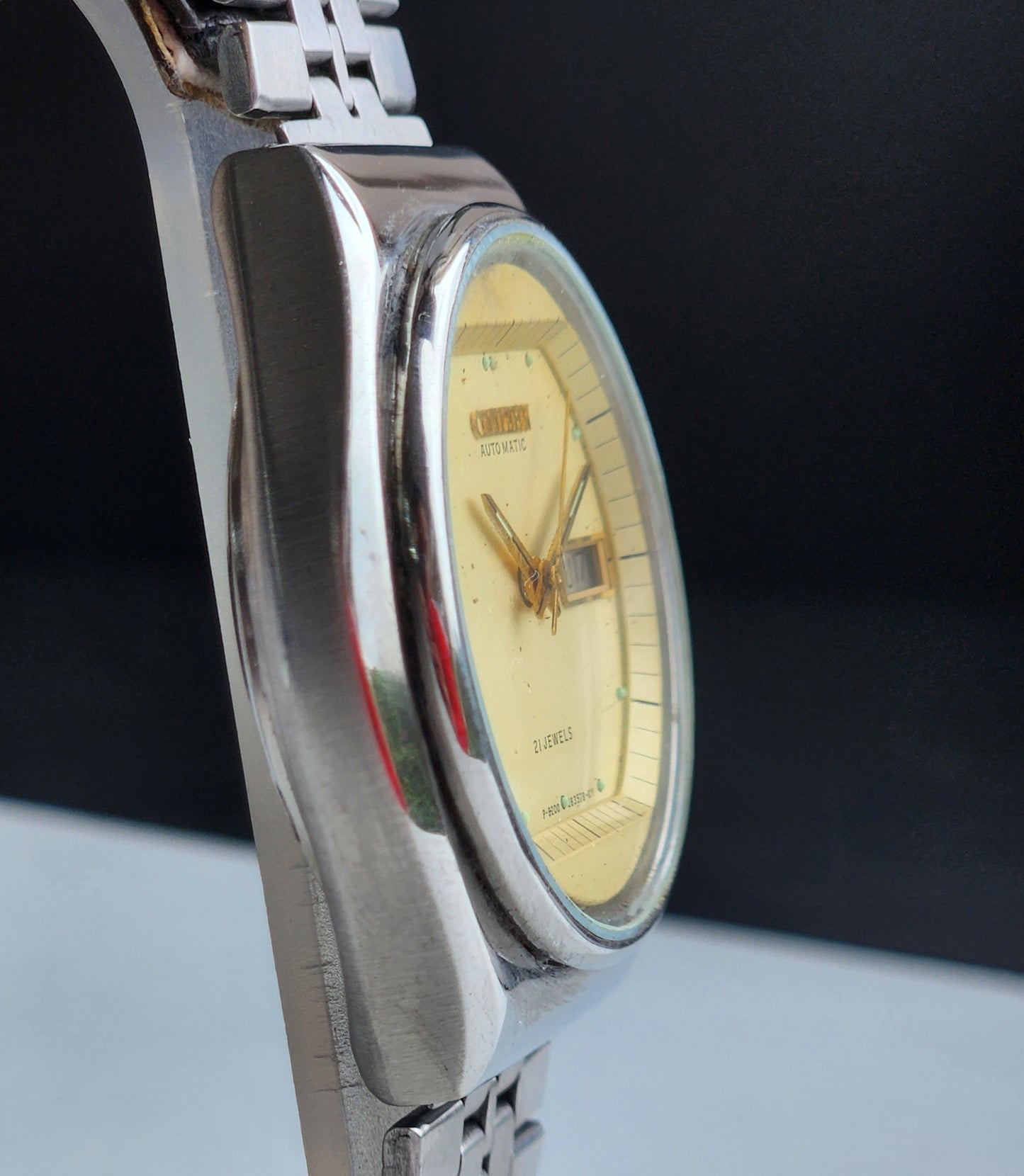 Vintage 1975 Original Citizen Automatic 8200 Golden Face 21 Jewels Day-Date Japanese Men's Wrist Watch IN12
