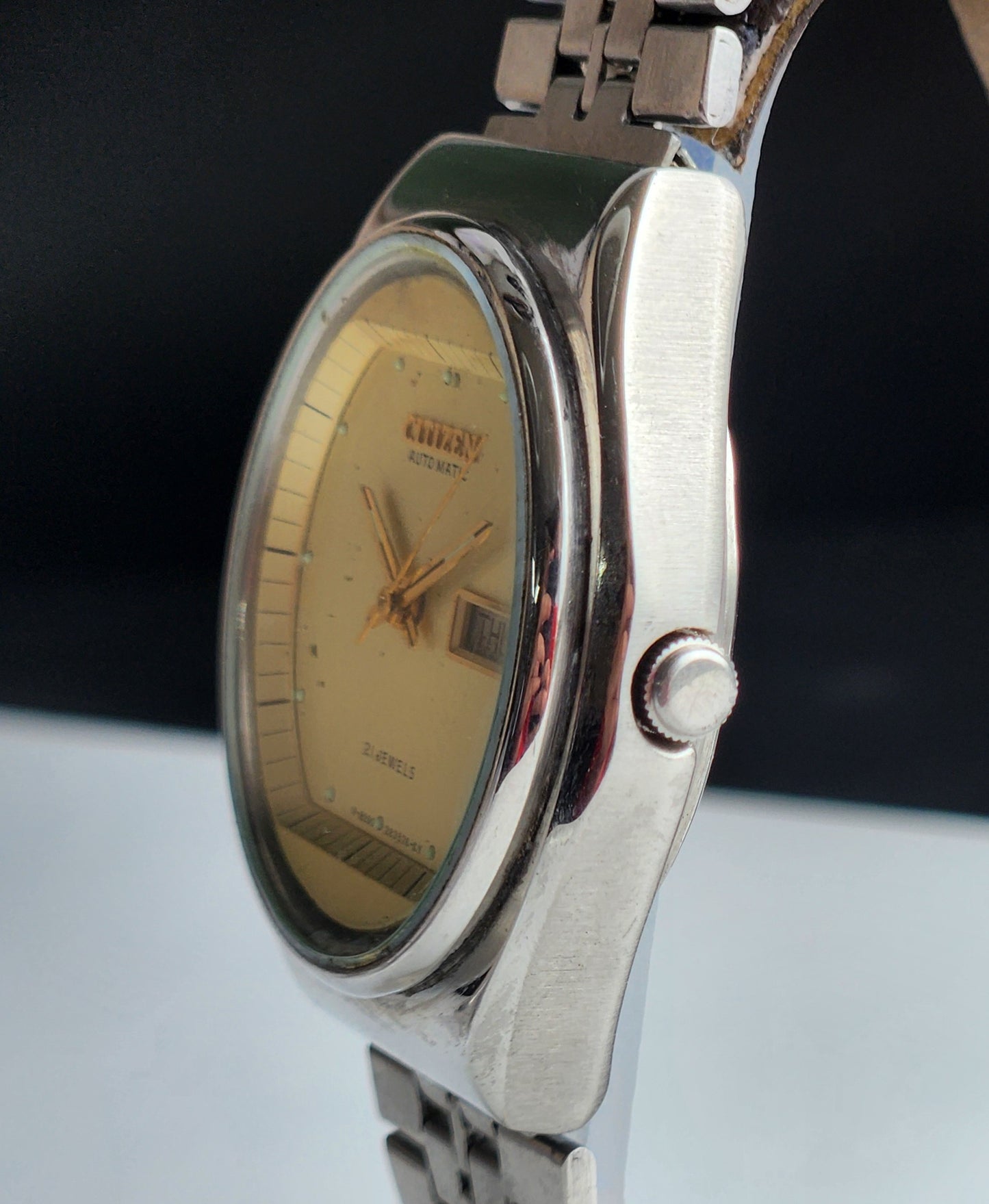 Vintage 1975 Original Citizen Automatic 8200 Golden Face 21 Jewels Day-Date Japanese Men's Wrist Watch IN12