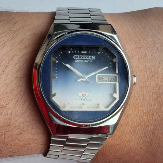 Vintage 1982 Original Citizen Automatic 8200 Blue Face 21 Jewels Day-Date Japanese Men's Wrist Watch IN14