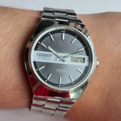 Vintage 1977 Original Citizen Automatic 8200 Grey Face 21 Jewels Day-Date Japanese Men's Wrist Watch IN21