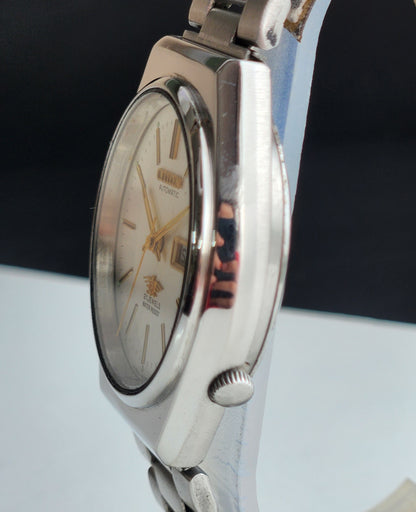 Vintage 1977 Original Citizen Automatic 8200 White Face 21 Jewels Day-Date Japanese Men's Wrist Watch IN22