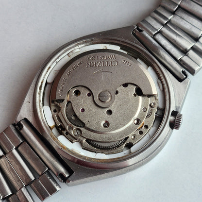 Vintage 1977 Original Citizen Automatic 8200 White Face 21 Jewels Day-Date Japanese Men's Wrist Watch IN22