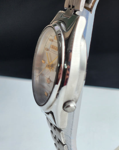 Vintage 1983 Original Citizen Automatic 8200 Silver Face 21 Jewels Day-Date Japanese Men's Wrist Watch IN26
