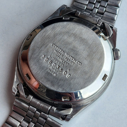 Vintage 1983 Original Citizen Automatic 8200 Silver Face 21 Jewels Day-Date Japanese Men's Wrist Watch IN26