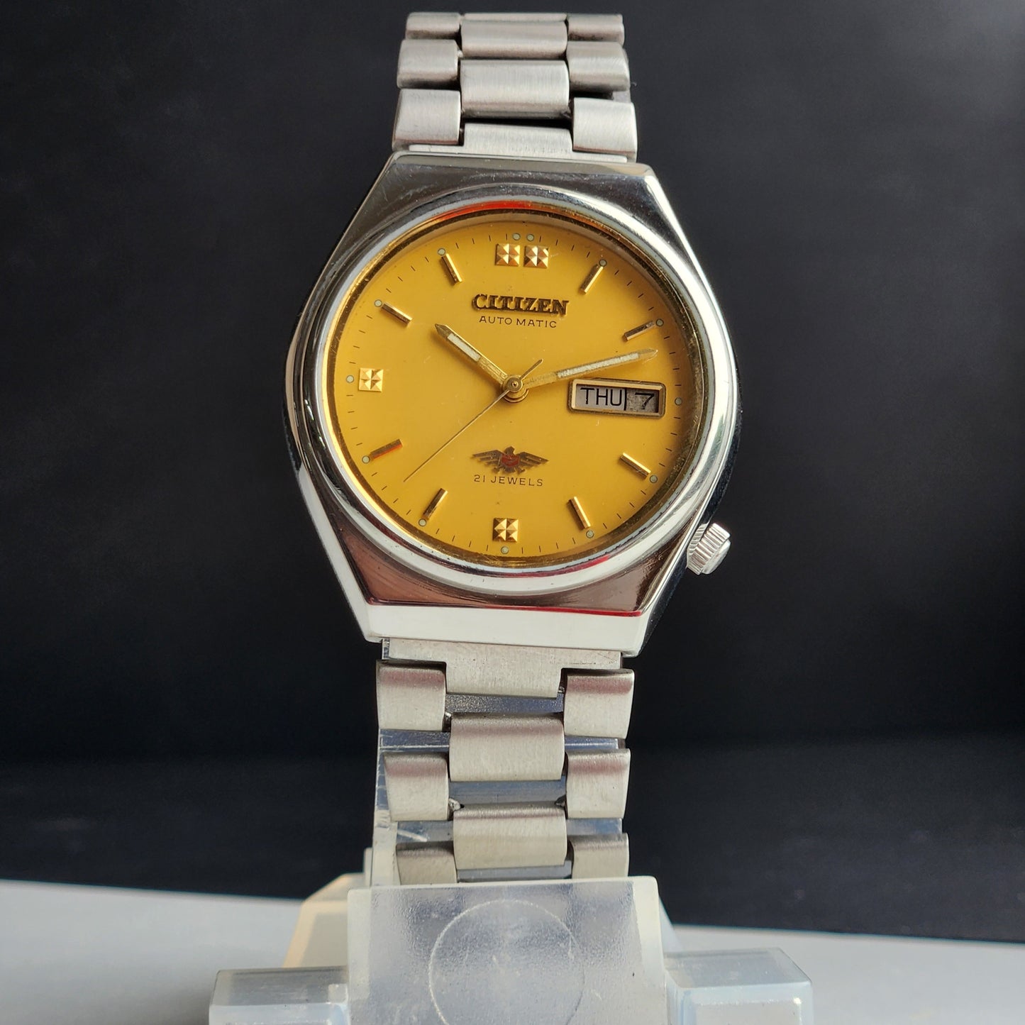 Vintage 1977 Original Citizen Automatic 8200 Golden Face 21 Jewels Day-Date Japanese Men's Wrist Watch IN29