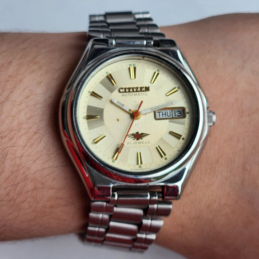 Vintage 1977 Original Citizen Automatic 8200 Cream Face 21 Jewels Day-Date Japanese Men's Wrist Watch IN30