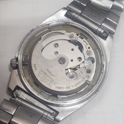 Vintage 1976 Original Citizen Automatic 8200 Silver Face 21 Jewels Day-Date Japanese Men's Wrist Watch IN20